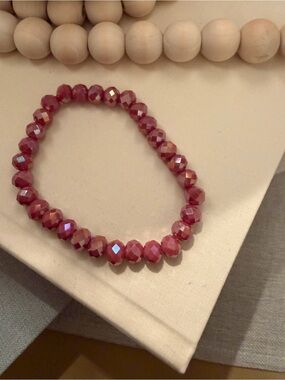 Faceted rasberry Pink Stretch Beaded Bracelet - Women Jewelry NWOT